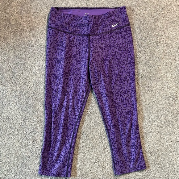 Nike Pants - Nike Capri Leggings